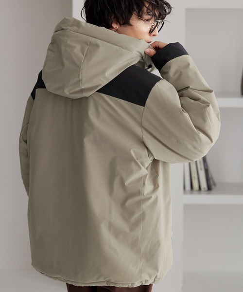 ファンクショナルファブリック オーバーサイズ パネルフード中綿