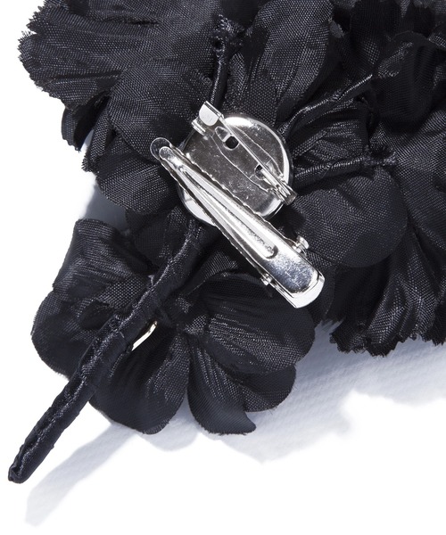 IRIS47（イリスフォーセブン）の「【IRIS 47】carnation corsage CS4（ブローチ/コサージュ・レディース・ブラック・FREE）」の4枚目の写真