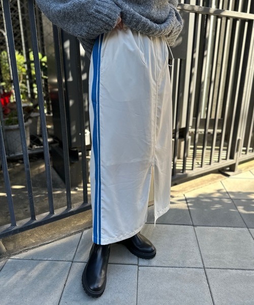 LEPSIM(レプシィム)の「ラインスカート 987466(スカート・レディース・ネイビー/チャコールグレー/アイボリー・FREE)」の1枚目の写真