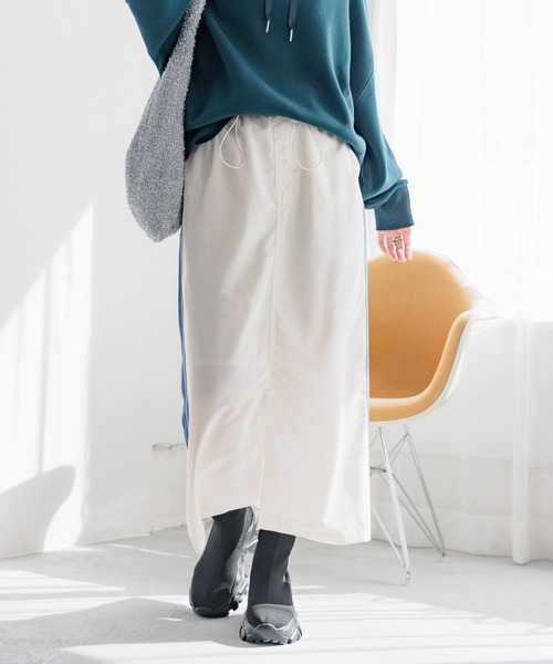 LEPSIM(レプシィム)の「ラインスカート 987466(スカート・レディース・ネイビー/チャコールグレー/アイボリー・FREE)」の4枚目の写真