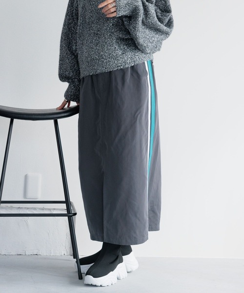 LEPSIM(レプシィム)の「ラインスカート 987466(スカート・レディース・ネイビー/チャコールグレー/アイボリー・FREE)」の11枚目の写真