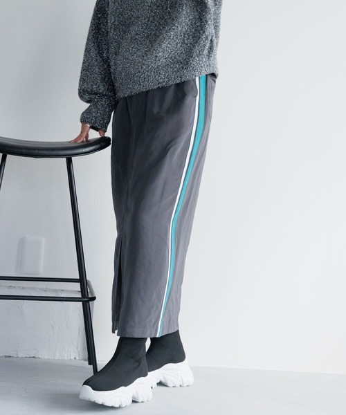 LEPSIM(レプシィム)の「ラインスカート 987466(スカート・レディース・ネイビー/チャコールグレー/アイボリー・FREE)」の13枚目の写真