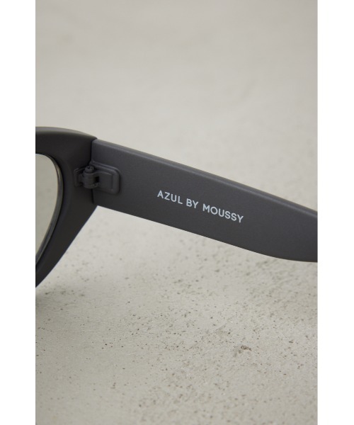 AZUL by moussy（アズールバイマウジー）の「キャットアイウェア（サングラス・メンズ・ブラック/グレー・FREE）」の3枚目の写真