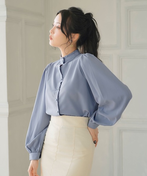 Newlyme(ニューリーミー)の「フリルスタンドカラーブラウス(シャツ/ブラウス・レディース・ブラック/グレイッシュブルー/パープル/ブルー/ホワイト/グリーン/チェリーピンク/ワイン・XX-LARGE/MEDIUM/LARGE/X-LARGE/SMALL)」の4枚目の写真