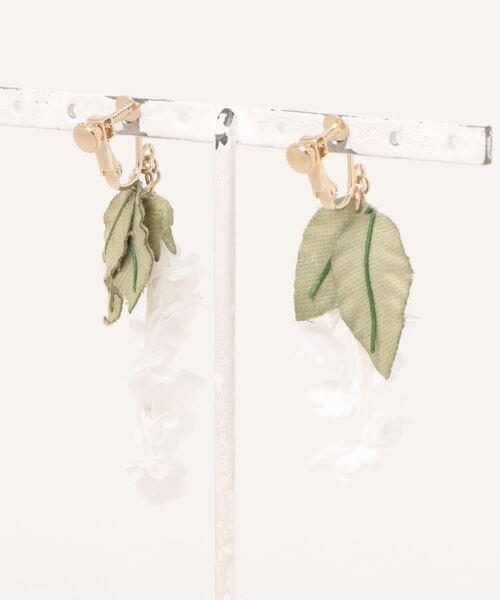 m.soeur（エムスール）の「ヤマゴボウとリーフのイヤリング（イヤリング・レディース・グリーン・FREE）」の7枚目の写真
