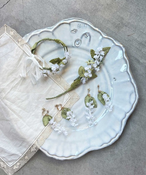 m.soeur（エムスール）の「ヤマゴボウとリーフのイヤリング（イヤリング・レディース・グリーン・FREE）」の5枚目の写真