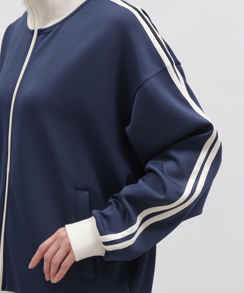 LAKOLE（ラコレ）の「トラックジャケット（スウェット・レディース・アイボリー/ネイビー・MEDIUM/SMALL）」の22枚目の写真