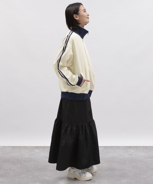 LAKOLE（ラコレ）の「トラックジャケット（スウェット・レディース・アイボリー/ネイビー・MEDIUM/SMALL）」の20枚目の写真