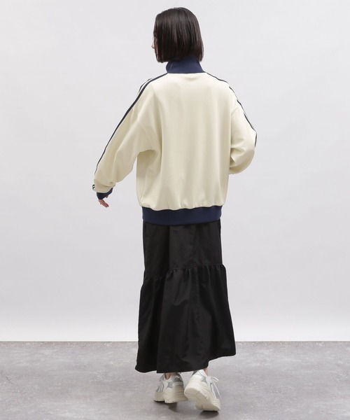 LAKOLE（ラコレ）の「トラックジャケット（スウェット・レディース・アイボリー/ネイビー・MEDIUM/SMALL）」の5枚目の写真