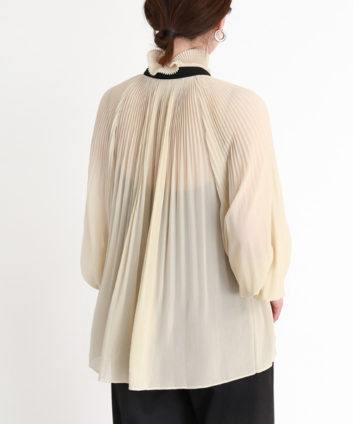 VERMEIL par iena(ヴェルメイユパーイエナ)の「【L’UNE/リュンヌ】別注 プリーツフリルブラウス(シャツ/ブラウス・レディース・ベージュ系その他/ネイビー/イエロー・FREE)」の8枚目の写真