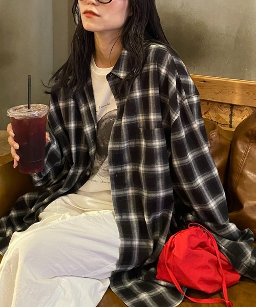 CIAOPANIC TYPY(チャオパニックティピー)の「ルーズシルエットチェックシャツ(シャツ/ブラウス・メンズ・ブラック/ベージュ/ネイビー/ブラウン/ブルー/グリーン/レッド/オフホワイト/ライム/サックスブルー/グレー/モカ/マスタード・SMALL/MEDIUM/LARGE/X-LARGE)」の4枚目の写真