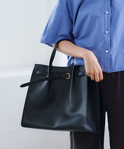 le.coeur blanc(ルクールブラン)の「ベルトデザイントートバッグ(トートバッグ・レディース・ベージュ/ブラック・FREE)」の1枚目の写真