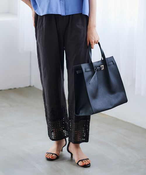 le.coeur blanc(ルクールブラン)の「ベルトデザイントートバッグ(トートバッグ・レディース・ベージュ/ブラック・FREE)」の5枚目の写真