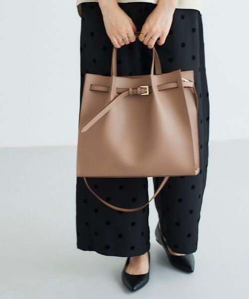 le.coeur blanc(ルクールブラン)の「ベルトデザイントートバッグ(トートバッグ・レディース・ベージュ/ブラック・FREE)」の18枚目の写真