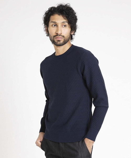 MICHEL KLEIN HOMME (ミッシェルクランオム)の「矢羽クルーネックニットカットソー(ニット/セーター・メンズ・ホワイト/ライトブルー/ブラック/ネイビー/ピンク・MEDIUM/LARGE/X-LARGE)」の4枚目の写真