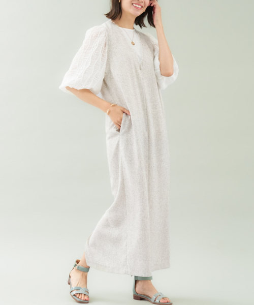 abahouse mavie(アバハウスマヴィ)の「袖シアーシャーリングプルオーバー(Tシャツ/カットソー・レディース・ブラック/ホワイト・フリー)」の14枚目の写真