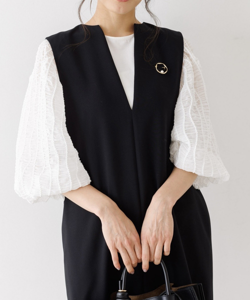 abahouse mavie(アバハウスマヴィ)の「袖シアーシャーリングプルオーバー(Tシャツ/カットソー・レディース・ブラック/ホワイト・フリー)」の16枚目の写真