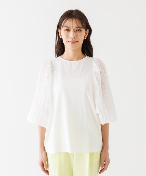 abahouse mavie(アバハウスマヴィ)の「袖シアーシャーリングプルオーバー(Tシャツ/カットソー・レディース・ブラック/ホワイト・フリー)」の3枚目の写真