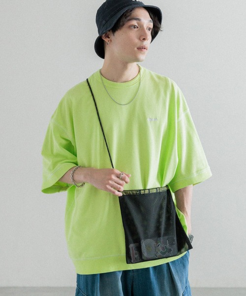 SIGNAL SPORTS(シグナルスポーツ)の「【SIGNAL SPORTS】ONE POINT COLOR SWEAT/ワンポイント刺繍/カラーミニ裏毛クルーネックTシャツ(Tシャツ/カットソー・メンズ・イエロー系その他/スミクロ/オレンジ/オフホワイト/イエロー系その他2・MEDIUM/LARGE)」の4枚目の写真