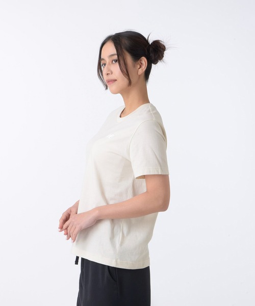 NEW BALANCE（ニューバランス）の「Sport Essentials Small Logo ショートスリーブTシャツ（Tシャツ/カットソー・レディース・ブラック/アイボリー/カーキ/ライトピンク・SMALL/MEDIUM/LARGE/X-LARGE）」の12枚目の写真