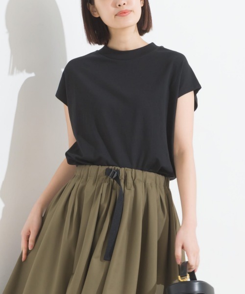 OMNES（オムネス）の「コットンベア天竺ボトルネックAラインプルオーバー（Tシャツ/カットソー・レディース・ブラック/ホワイト/ライトグレー/グリーン/キャメル/桜・MEDIUM/LARGE）」の3枚目の写真