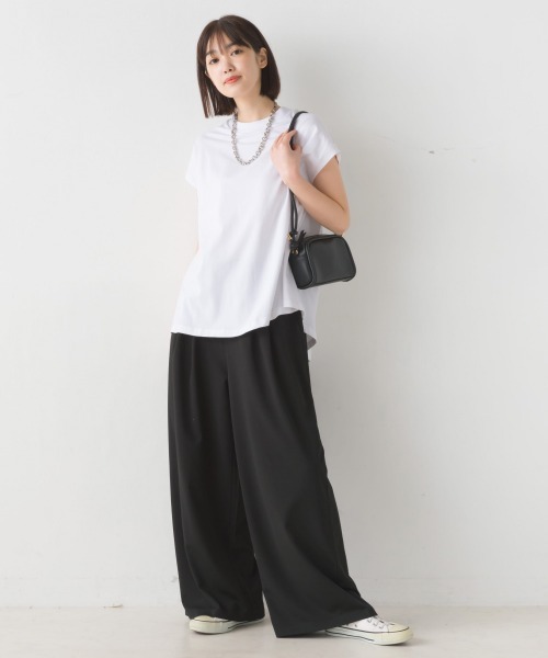 OMNES（オムネス）の「コットンベア天竺ボトルネックAラインプルオーバー（Tシャツ/カットソー・レディース・ブラック/ホワイト/ライトグレー/グリーン/キャメル/桜・MEDIUM/LARGE）」の10枚目の写真