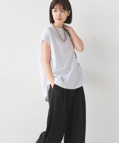 OMNES（オムネス）の「コットンベア天竺ボトルネックAラインプルオーバー（Tシャツ/カットソー・レディース・ブラック/ホワイト/ライトグレー/グリーン/キャメル/桜・MEDIUM/LARGE）」の11枚目の写真