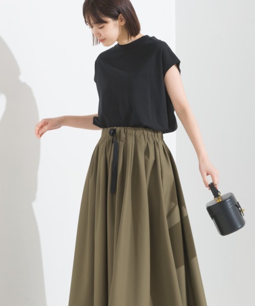 OMNES（オムネス）の「コットンベア天竺ボトルネックAラインプルオーバー（Tシャツ/カットソー・レディース・ブラック/ホワイト/ライトグレー/グリーン/キャメル/桜・MEDIUM/LARGE）」の16枚目の写真