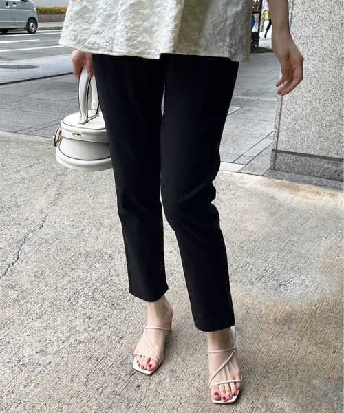 Meli rich（メリーリッチ）の「ストレッチらくちんテーパードパンツ（その他パンツ・レディース・キャメル/ブラック/オフホワイト/ブルー・FREE）」の9枚目の写真