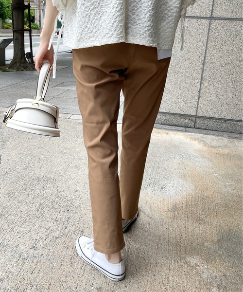 Meli rich（メリーリッチ）の「ストレッチらくちんテーパードパンツ（その他パンツ・レディース・キャメル/ブラック/オフホワイト/ブルー・FREE）」の15枚目の写真