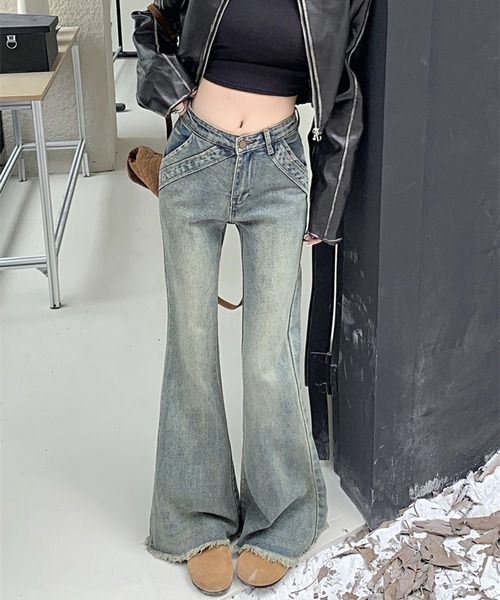 SpRay(スプレイ)の「裾フリンジストレッチデニムフレアパンツ(デニムパンツ・レディース・ブルー・SMALL/MEDIUM/LARGE)」の12枚目の写真