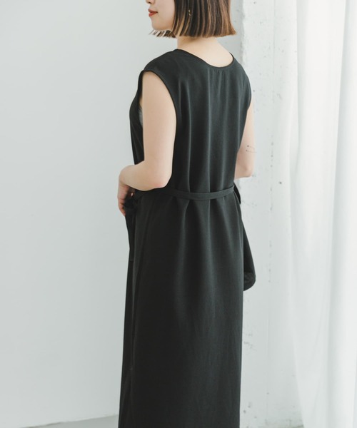 ITEMS URBANRESEARCH（アイテムズ アーバンリサーチ）の「『セットアップ対応』リネンライクウエストマークワンピース（ワンピース・レディース・ブラック/ベージュ/グリーン系その他・FREE）」の6枚目の写真