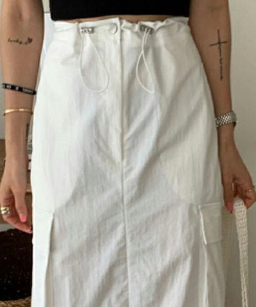 AMELY(エミリー)の「ドロストカーゴロング丈スカート(スカート・レディース・グレー系その他/ブラック/ホワイト・フリー/M/L)」の16枚目の写真