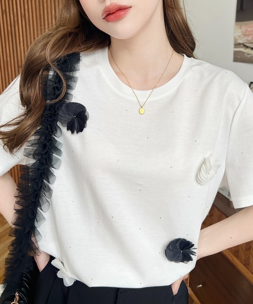 LOULOU select(ルルセレクト)の「フラワーモチーフラインストーンTシャツ(Tシャツ/カットソー・レディース・オフホワイト/ブラック・M)」の1枚目の写真