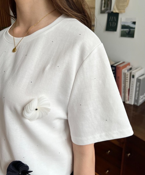 LOULOU select(ルルセレクト)の「フラワーモチーフラインストーンTシャツ(Tシャツ/カットソー・レディース・オフホワイト/ブラック・M)」の10枚目の写真