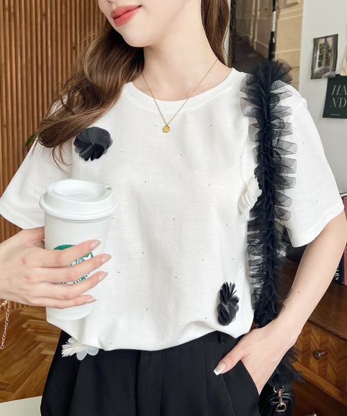 LOULOU select(ルルセレクト)の「フラワーモチーフラインストーンTシャツ(Tシャツ/カットソー・レディース・オフホワイト/ブラック・M)」の3枚目の写真