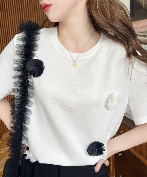 LOULOU select(ルルセレクト)の「フラワーモチーフラインストーンTシャツ(Tシャツ/カットソー・レディース・オフホワイト/ブラック・M)」の4枚目の写真