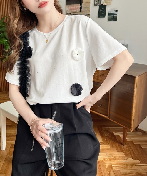 LOULOU select(ルルセレクト)の「フラワーモチーフラインストーンTシャツ(Tシャツ/カットソー・レディース・オフホワイト/ブラック・M)」の6枚目の写真