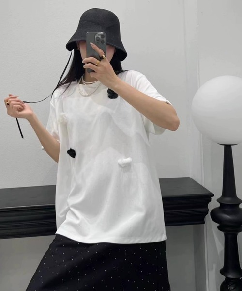 LOULOU select(ルルセレクト)の「フラワーモチーフラインストーンTシャツ(Tシャツ/カットソー・レディース・オフホワイト/ブラック・M)」の13枚目の写真