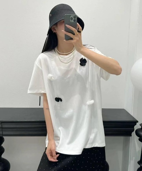 LOULOU select(ルルセレクト)の「フラワーモチーフラインストーンTシャツ(Tシャツ/カットソー・レディース・オフホワイト/ブラック・M)」の14枚目の写真
