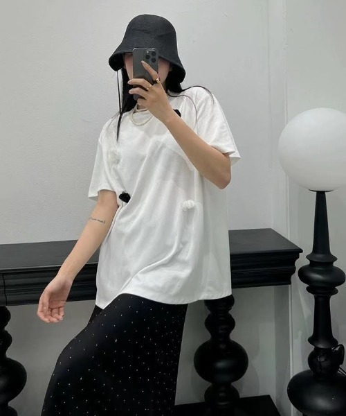 LOULOU select(ルルセレクト)の「フラワーモチーフラインストーンTシャツ(Tシャツ/カットソー・レディース・オフホワイト/ブラック・M)」の16枚目の写真