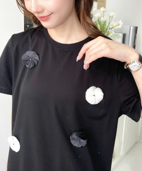LOULOU select(ルルセレクト)の「フラワーモチーフラインストーンTシャツ(Tシャツ/カットソー・レディース・オフホワイト/ブラック・M)」の21枚目の写真