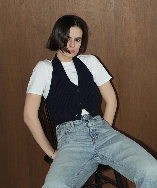 CLANE(クラネ)の「HALTER NECK BUSTIER KNIT TOPS(その他トップス・レディース・ベージュ/ネイビー/アイボリー・1/2)」の3枚目の写真