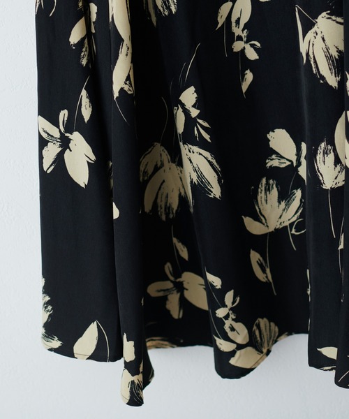 LUFRAN 花柄 フレアスカート 黒/白 LUFRAN 花柄 フレアスカート 黒/白