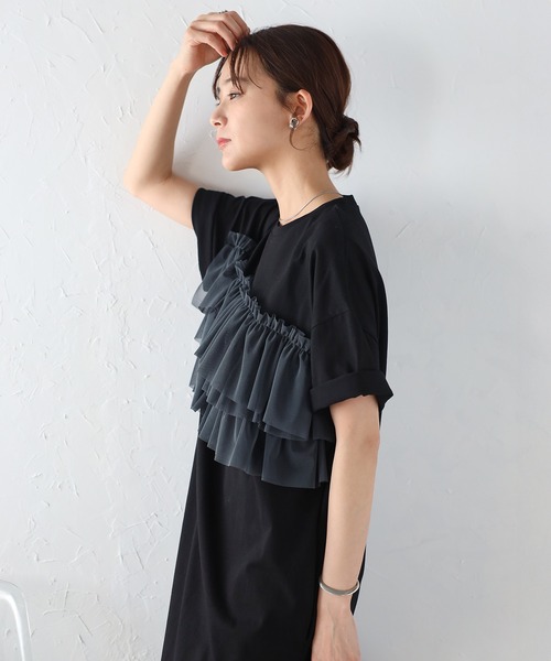 each（イーチ）の「チュールビスチェ風カットロングワンピ（ワンピース・レディース・ブラック/グレイッシュベージュ・FREE）」の5枚目の写真