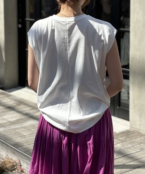 un dix cors（アンディコール）の「《着心地サラっと・着回しやすい》スムース肩タックプルオーバー（Tシャツ/カットソー・レディース・ブラック/オフホワイト/グリーン・FREE）」の11枚目の写真