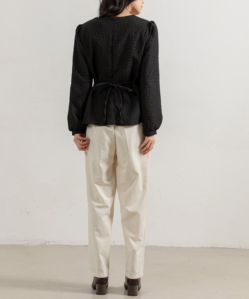 DAY CLOSET(デイ クローゼット)の「レディース 長袖ふくれジャガードウエスト切替ペプラムブラウス(シャツ/ブラウス・レディース・ブラック/ホワイト/ベージュ・S/M/L)」の18枚目の写真