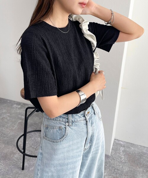 fredy emue（フレディエミュ）の「素材感ブラウスカットソー（Tシャツ/カットソー・レディース・サックスブルー/ブラック/オフホワイト/ライトグリーン・38）」の2枚目の写真