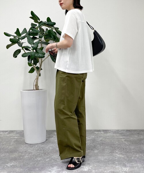 fredy emue（フレディエミュ）の「素材感ブラウスカットソー（Tシャツ/カットソー・レディース・サックスブルー/ブラック/オフホワイト/ライトグリーン・38）」の9枚目の写真