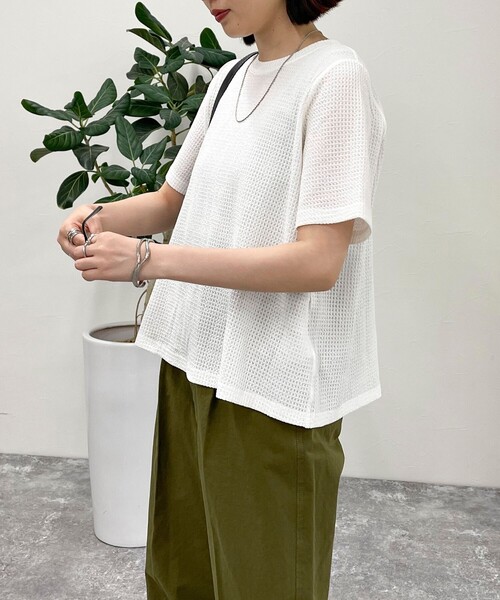 fredy emue（フレディエミュ）の「素材感ブラウスカットソー（Tシャツ/カットソー・レディース・サックスブルー/ブラック/オフホワイト/ライトグリーン・38）」の13枚目の写真